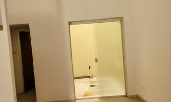 Imagem 6: Prédio comercial Centro de Tatuí. Salão e andar superior