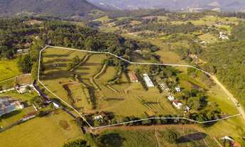 Imagem 2: Terreno de 3 alqueires a 15km do centro, com lago, silo e estábulos, Bairro do Menin, Brag