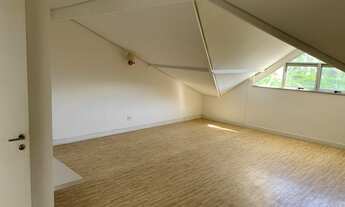 Imagem 15: Casa de condomínio para aluguel possui 340 metros quadrados com 5 quartos