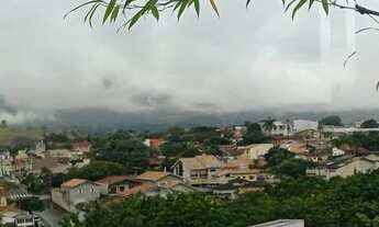 Imagem 2: Vende-se sobrado novo - com linda vista para Pedra Grande no Jardim do Lago - Atibaia - SP