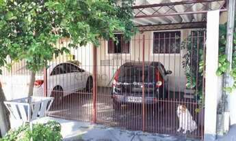 Imagem: Casa / Padrão - 4 Dormitórios - Jardim