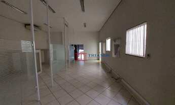 Imagem 6: Salão com divisórias e internet