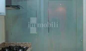 Imagem 6: Miolo nobre de Perdizes - Armários planejados sob medida com portas espelhadas no dormit