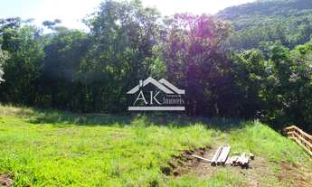 Imagem 4: Terreno amplo com arborização em Picada Café na serra gaúcha