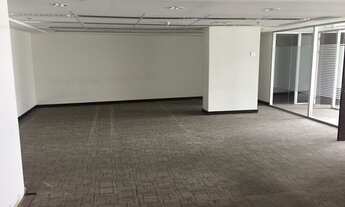 Imagem 7: Excelente Andar Todo Reformado de 1140m2 com Vista