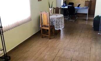 Imagem 3: Casa térrea para venda tem 308 metros quadrados com 3 quartos, sala, cozinha, 3 banheiros