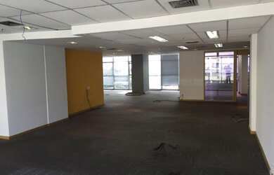Imagem 3: Excepcional Andar Corporativo de 300m2 com Vista e 6 Vagas