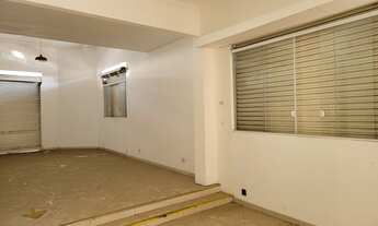 Imagem 5: Prédio comercial Centro de Tatuí. Salão e andar superior