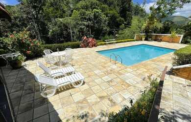 Imagem 2: Casa de condomínio para venda possui 300 metros quadrados com 4 quartos