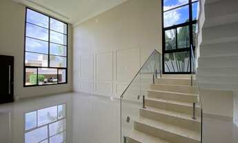 Imagem 5: Casa de condomínio sobrado para venda possui 335 metros quadrados com 5 quartos