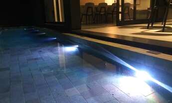 Imagem 3: Casa de alto padrão com 4 suítes em Condomínio no Bairro Sim