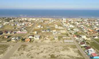 Imagem 2: Esquina no bairro Turimar há 250mts do Mar