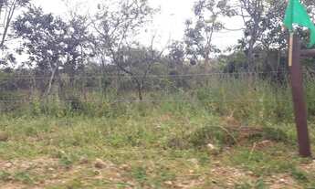 Imagem 4: FAZENDINHAS com a frente cercada e porteira