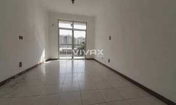 Imagem 2: Méier - Rua Fábio Luz - Apto Frente Varanda Sala 2 Quartos Dependência - 2 Vagas - Portari