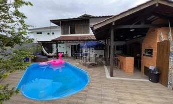 Imagem 4: Casa Alto Padrão em Condomínio Fechado próximo a Praia Brava