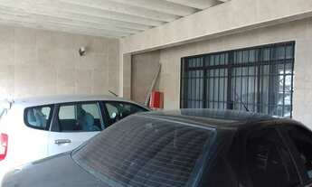 Imagem 7: Sobrado para aluguel possui 180 metros quadrados com 2 quartos