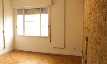 Imagem 5: Kitnet para locação com 30m² e toda retrofitada