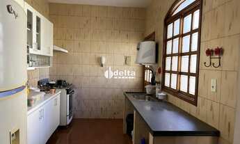 Imagem 5: Casa residencial disponível para venda no bairro Segismundo Pereira em Uberlândia-MG