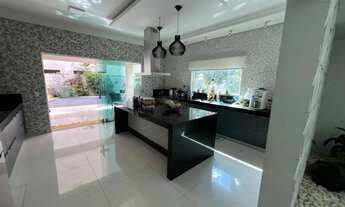 Imagem 5: Sobrado no Condominio do Lago para venda possui 370 metros quadrados com 3 quartos Goiania