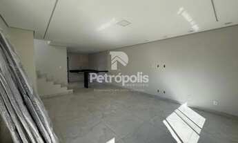 Imagem 4: Sobrado de Esquina na 407 Sul com 3 suíte sendo 1 com closet e sacada com 149,70 m² a vend