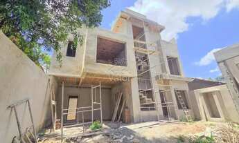 Imagem: Sobrado Novo nas Mercês Alto Padrão em