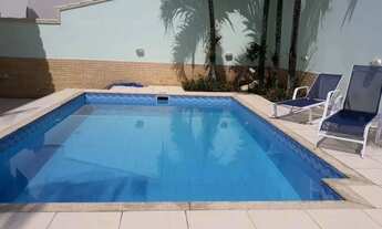 Imagem 2: Casa de condomínio para venda tem 180 metros quadrados com 4 quartos