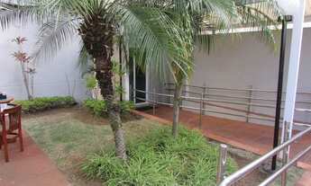 Imagem 4: Excelente conjunto para consultório, com ampla recepção no térreo