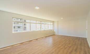 Imagem: Apartamento de 158m2 de 3 dormitórios sendo