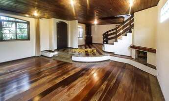 Imagem 6: Casa sobrado com 5 quartos sendo 1 suíte, 5 salas, lareira, sacadas, jardim, 4 vagas, 272m