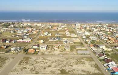 Imagem 3: Esquina no bairro Turimar há 250mts do Mar
