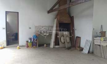 Imagem 6: Bela Casa com ampla área verde a venda em condomínio fechado