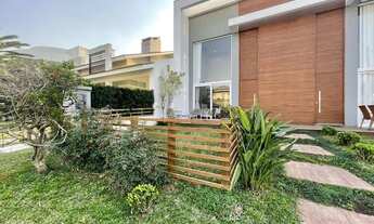 Imagem: Sobrado em Condomínio fechado de alto padrão!