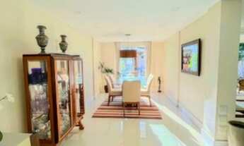 Imagem 4: Casa de condomínio para venda possui 348 metros quadrados com 4 quartos