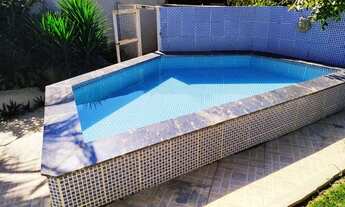 Imagem 3: Casa com piscina equintal