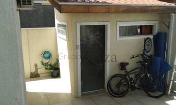 Imagem 3: Casa de condomínio sobrado para venda tem 170 metros quadrados com 4 quartos