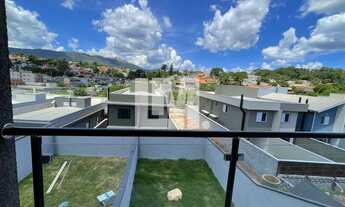 Imagem 2: Sobrado para venda possui 110 metros quadrados com 3 quartos em Jardim do Lago - Atibaia