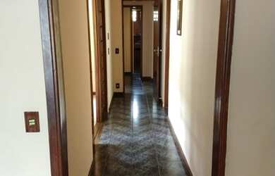 Imagem 2: Sobrado para venda com 300 metros quadrados com 4 quartos