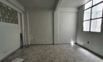 Imagem 6: Imóvel comercial para aluguel e venda possui 200 metros quadrados com 4 quartos