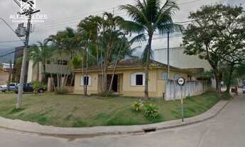 Imagem 1: Casa na Barra Velha com 582m² de Área Total e 40% de Desconto!