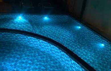 Imagem 4: Sobrado para venda possui 295 metros quadrados com 4 quartos em Jardim Esmeralda - Pirenóp