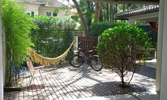 Imagem 2: Casa de condomínio para venda tem 240 metros quadrados com 4 quartos