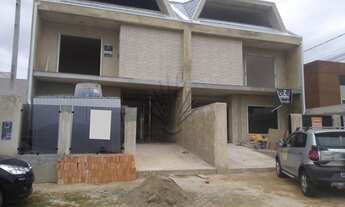 Imagem: Dois ótimos sobrados de frente para a rua