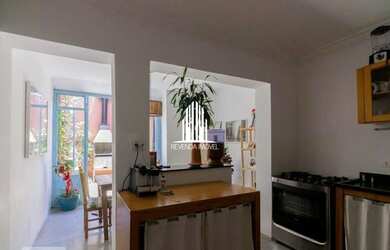 Imagem 2: Sobrado de vila, em rua fechada, com 2 dormitórios, 2 banheiros, sala de estar, cozinha, á