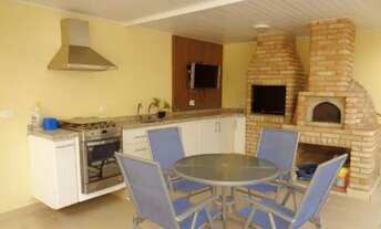 Imagem 3: Semi- Mobiliada, 4/2 suites, escritório, amplo living, sala íntima com lareira e lazer com