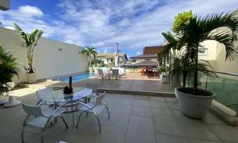Imagem 3: Aluguel - casa duplex no Itaigara, 5 suítes, mobiliada, nascente total, piscina privativa