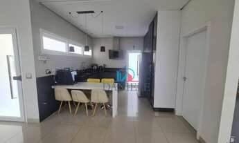 Imagem 4: Casa térrea com 3 suítes localizada no condomínio Village Damha II