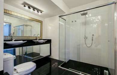 Imagem 13: Casa Alto Padrão com Piscina em Balneário Camboriú para Locação de Temporada