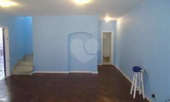 Imagem 2: Lindo sobrado em rua tranquila, quatro quartos, 3 vagas de garagem