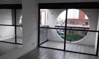 Imagem 5: Apartamento com varanda/sacada e excelente localização próximo a restaurantes e padarias l