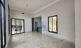 Imagem 3: Casa térrea com 3 suítes localizada no condomínio Village Damha III